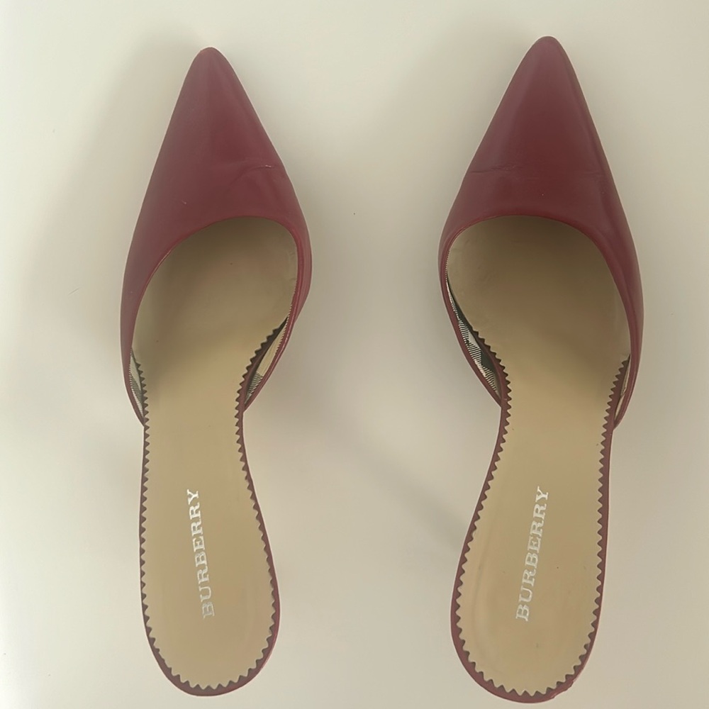 Burberry red mules